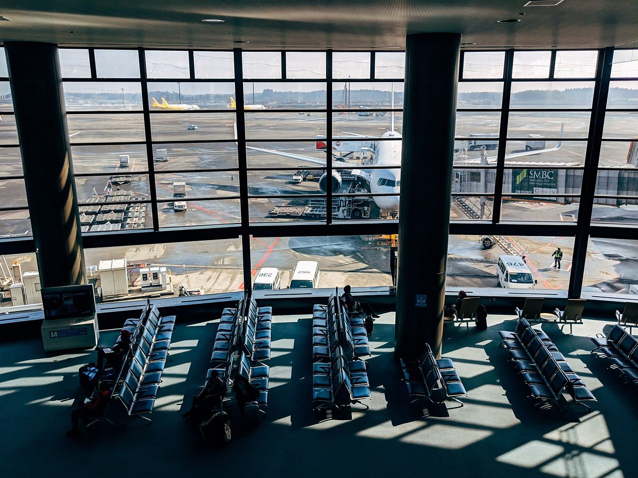 California Penal Code 171.5 pc - Bringing a Weapon to an Airport